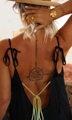 Petite Robe Laly Satin Noir 11 Petite Robe Laly Satin Noir -Robe Belle Soldes facetune 30 06 2023 16 24 49