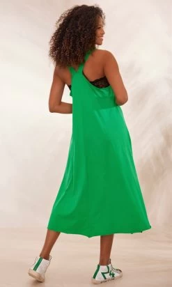 Robe Catalina Ultra-Light Vert Brésil -Robe Belle Soldes facetune 31 01 2024 09 38 50