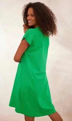 Petite Robe Isadora Vert Brésil Pluma Skull Multicolor -Robe Belle Soldes facetune 31 01 2024 12 11 23