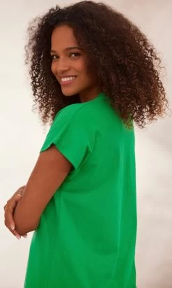 Petite Robe Isadora Vert Brésil Pluma Skull Multicolor -Robe Belle Soldes facetune 31 01 2024 12 12 49