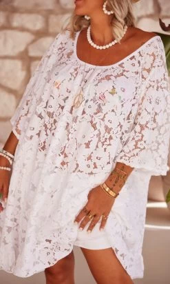 Petite Robe Joana Oversize Dentelle Blanc -Robe Belle Soldes img 3187 facetune 25 07 2023 12 21 57