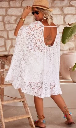 Petite Robe Joana Oversize Dentelle Blanc -Robe Belle Soldes img 3188 facetune 25 07 2023 12 27 22
