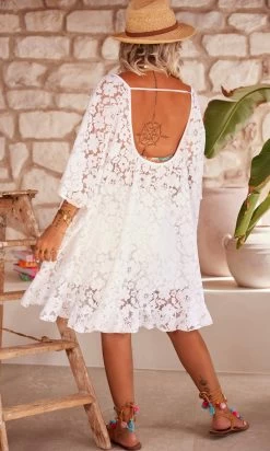 Petite Robe Joana Oversize Dentelle Blanc -Robe Belle Soldes img 3189 facetune 25 07 2023 12 33 05